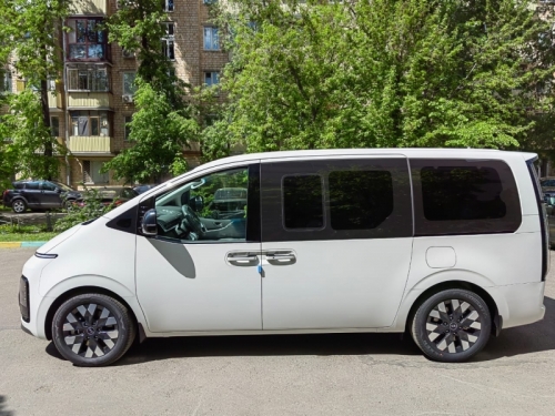 Hyundai Staria 12 мест